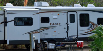 RV Eagle camping
